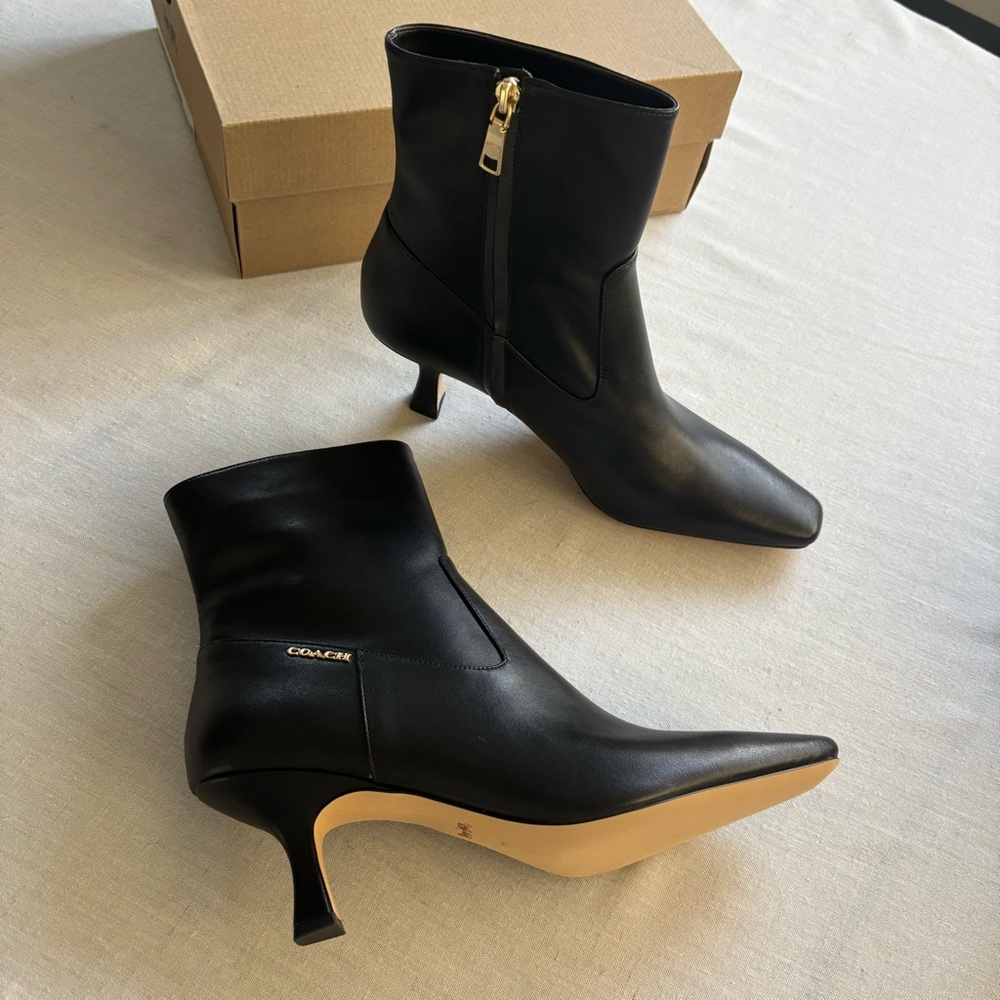 NEW Coach Kitten Heel Bootie Black Leather Ankle Boot CBN01 Size 10